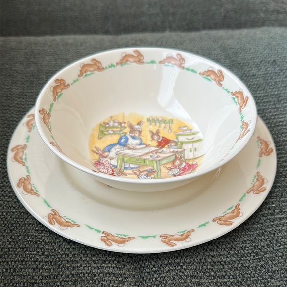 Vintage Royal Doulton Bunnykins Baking in the Kitchen Plate and Bowl Set - Picture 1 of 9